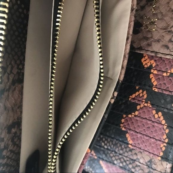 INC International Concepts Wristlet/Wallet Animal Print Size 4” x 8” - Picture 7 of 10